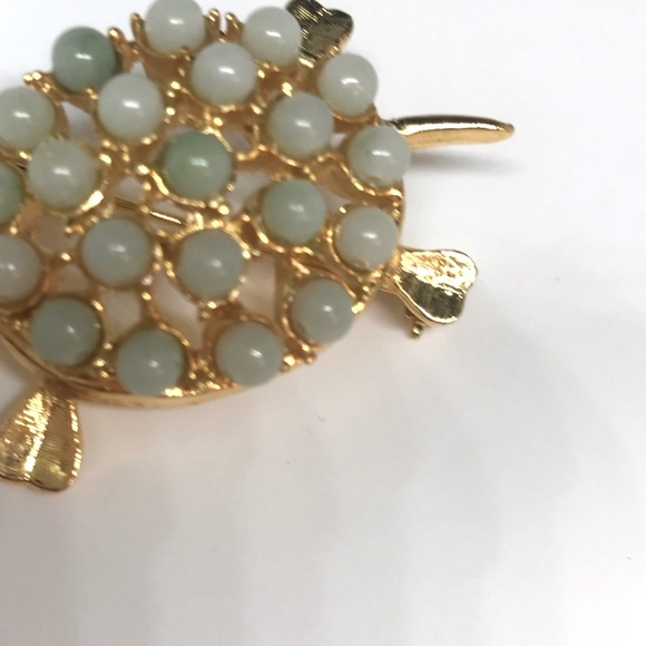 Jade Beaded Shell Turtle Brooch - Picture 3 of 8